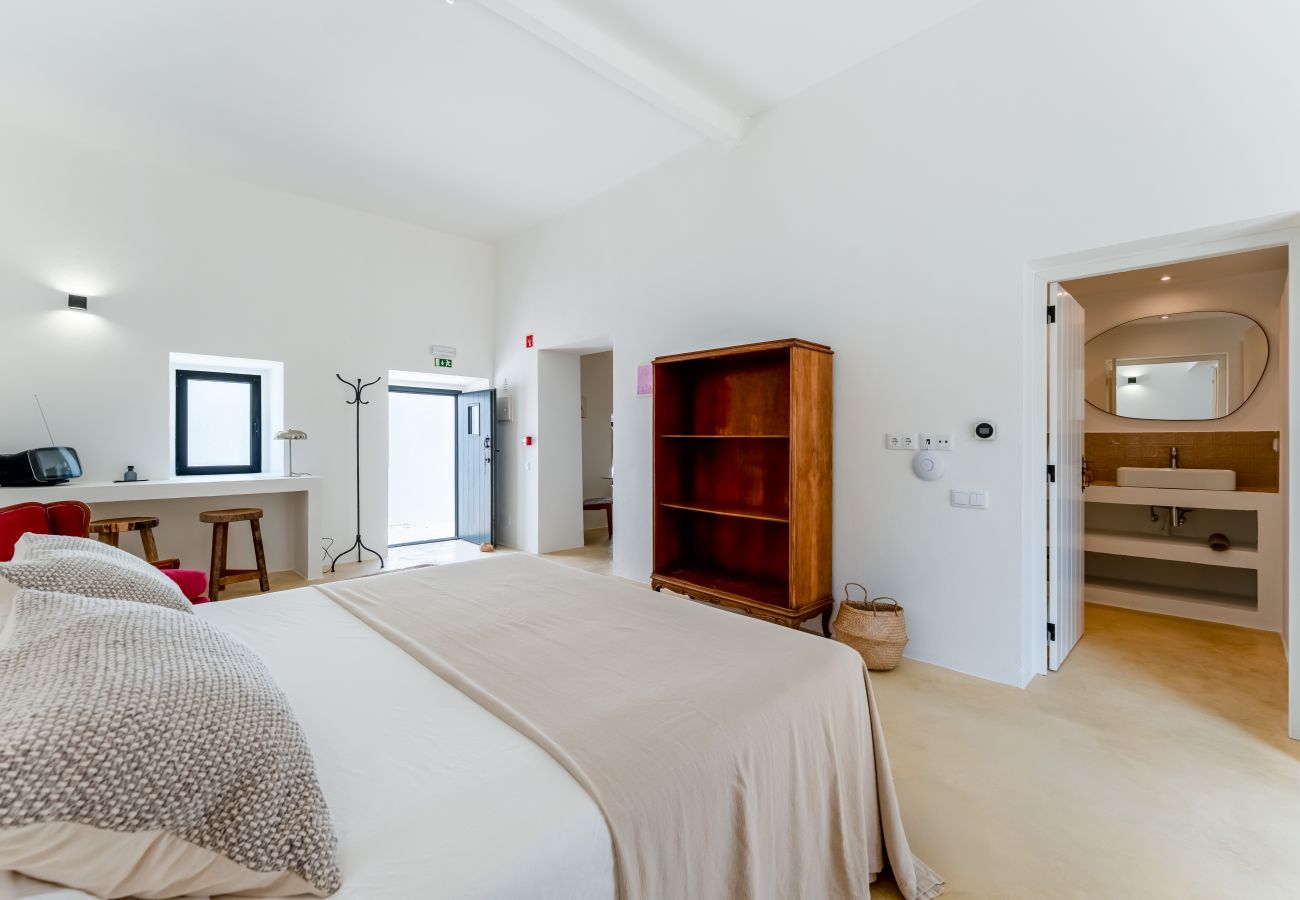 Casa rural em Santa Bárbara de Nexe - Farm House
