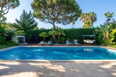 Villa in Almancil - Villa Dasha by the Lake